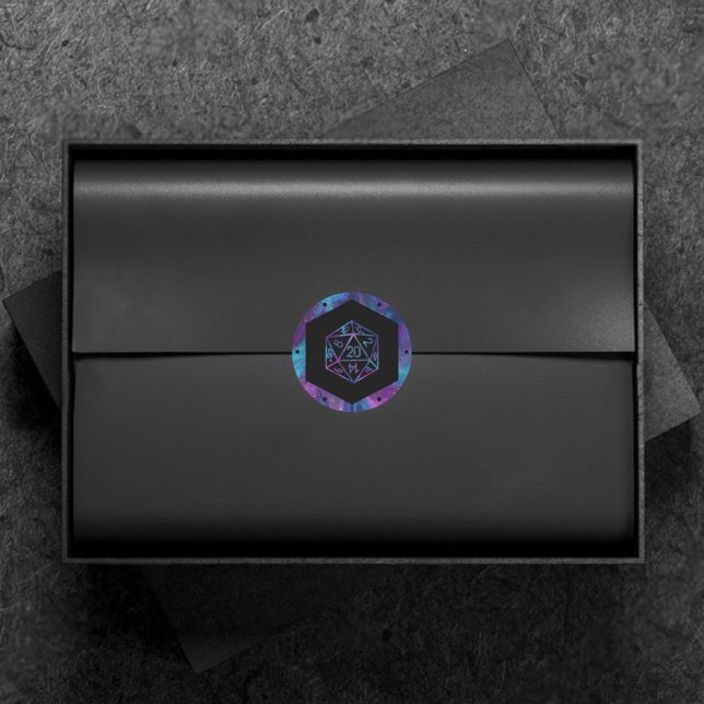 Pegatina Redonda RPG Dice | Nebula Fantasy Retro Tabletop PnP Gamer (Subido por el creador)