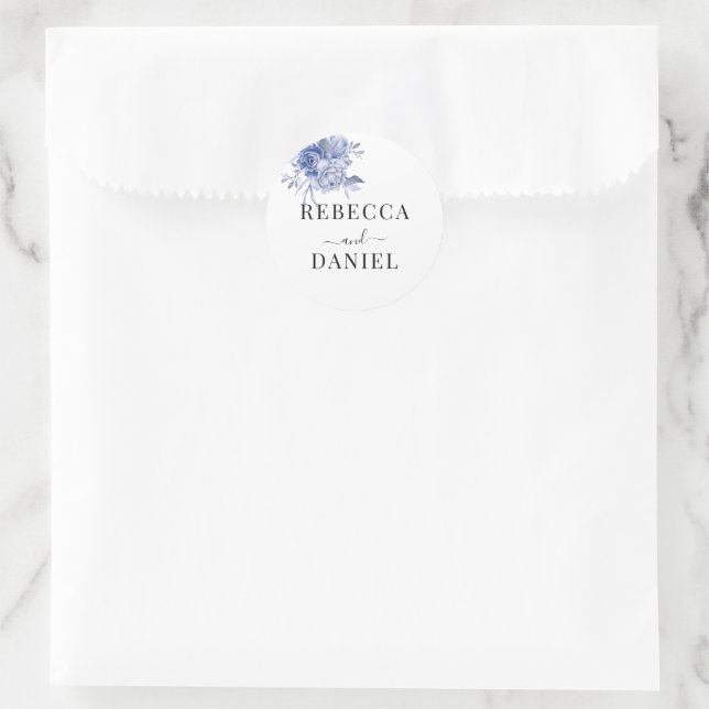 Pegatina Redonda rustic dusty blue roses and other flowers (Bolso)