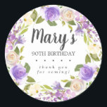 Pegatina Redonda Rustic Purple Floral 90th Birthday Gracias<br><div class="desc">Las rosas moradas y blancas de marfil crean una bella corona floral rústica. El nombre de la mujer de cumpleaños está escrito en una letra de guión grande. 90 Aniversario y el sentimiento de agradecimiento sigue. Este pegatina de cumpleaños es parte de la colección Bbotánica 90th Birthday de Rustic Purple...</div>