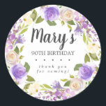 Pegatina Redonda Rustic Purple Floral 90th Birthday Gracias<br><div class="desc">Las rosas moradas y blancas de marfil crean una bella corona floral rústica. El nombre de la mujer de cumpleaños está escrito en una letra de guión grande. 90 Aniversario y el sentimiento de agradecimiento sigue. Este pegatina de cumpleaños es parte de la colección Bbotánica 90th Birthday de Rustic Purple...</div>