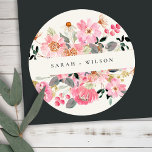 Pegatina Redonda Rústico Boda floral de color de agua rosada en Rub<br><div class="desc">Para cualquier personalización adicional o cualquier otro elemento que coincida,  no dude en ponerse en contacto conmigo en yellowfebstudio@gmail.com</div>