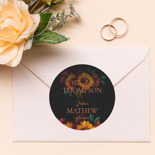 Pegatina Redonda Rústico Boda floral de Naranja negro quemado Bonit (Rustic Black Burnt Orange Pretty Floral Wedding Classic Round Sticker)