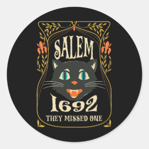 Pegatina Redonda Salem 1692 Se Perdieron Una Bruja Halloween