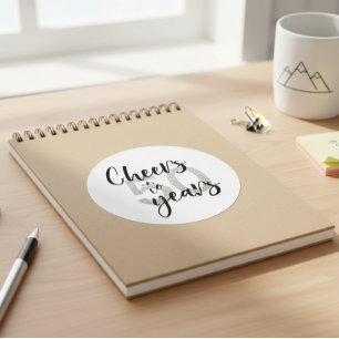 Pegatina Redonda Saludos a 50 años Purpurina 50 cumpleaños