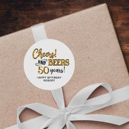 Pegatina Redonda Saludos a las cervezas 50 cumpleaños