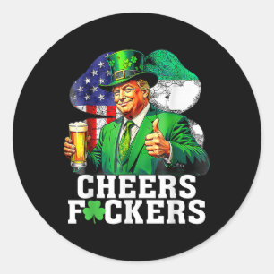 Pegatina Redonda Saludos por la bebida divertida de cerveza St Patr