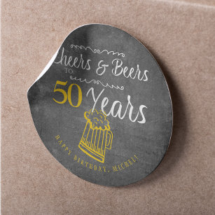 Pegatina Redonda Saludos y cervezas a 50 años de cumpleaños de tipo