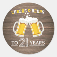 Saludos y cervezas rústicos a 21 años