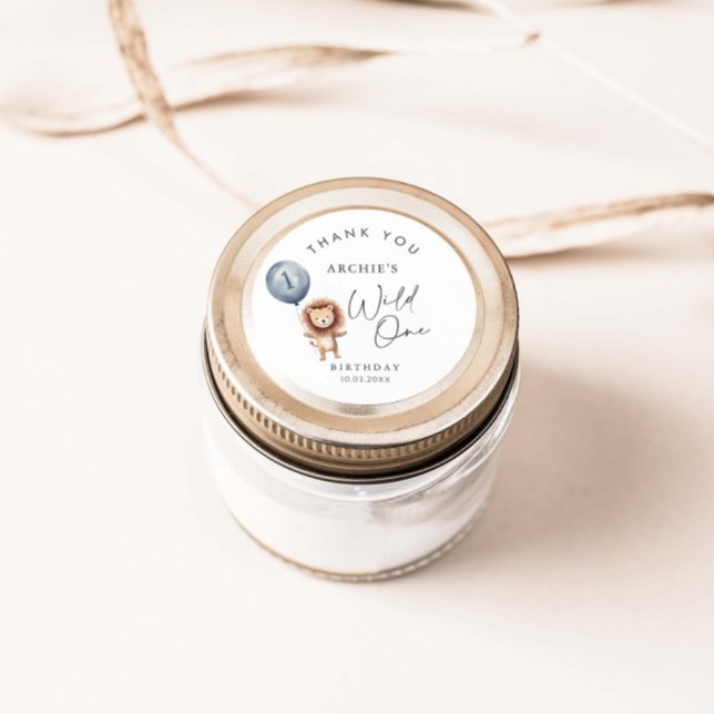 Pegatina Redonda Salvaje Un León Cumpleaños Moderno (Subido por el creador)