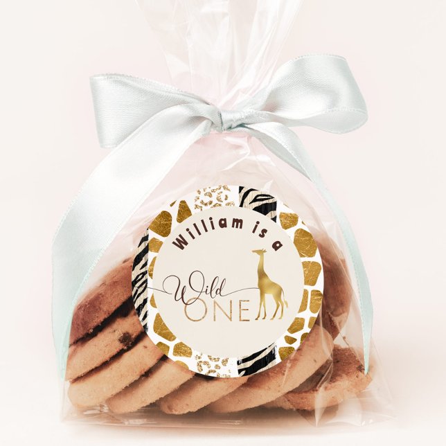 Pegatina Redonda Salvaje una fiesta de cumpleaños de jirafa moderna (Subido por el creador)