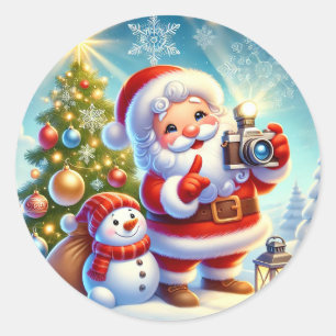 Pegatina Redonda Santa en una escena navideña festiva