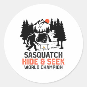 Pegatina Redonda Sasquatch Camping Exterior Bosque Divertido Sasqua