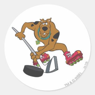 Pegatina Redonda Scooby-Doo que juega a hockey