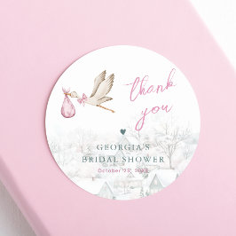 Pegatina Redonda Se necesita un Baby Shower Chica de invierno de la