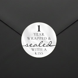 Pegatina Redonda Sealed with a Kiss White 1st Birthday Anniversary