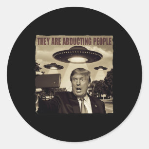 Pegatina Redonda Secuestro de extranjeros en Trump Selfie Ufo