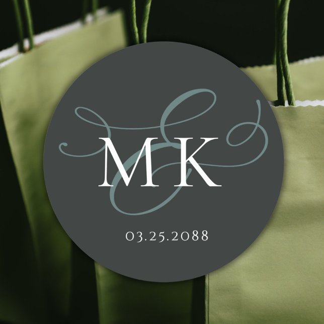 Pegatina Redonda Sencillo Boda de monograma y Ampersor Verde Oscuro (Simple Dark Sage Green Ampersand Monogram Wedding Classic Round Sticker)