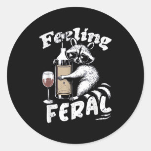 Pegatina Redonda Sensación De Feral Opossum Raccoon Y Chica Feral V