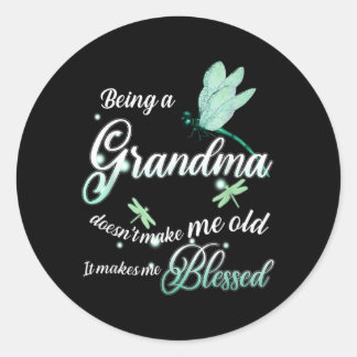 Pegatina Redonda Ser Abuela No Me Hace Viejo, Me Hace Mal.