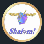 Pegatina Redonda Shalom Jánuca<br><div class="desc">El azul y el oro ricos Jánuca diseñan con Dreidel y las monedas de oro. El texto dice. Shalom.</div>