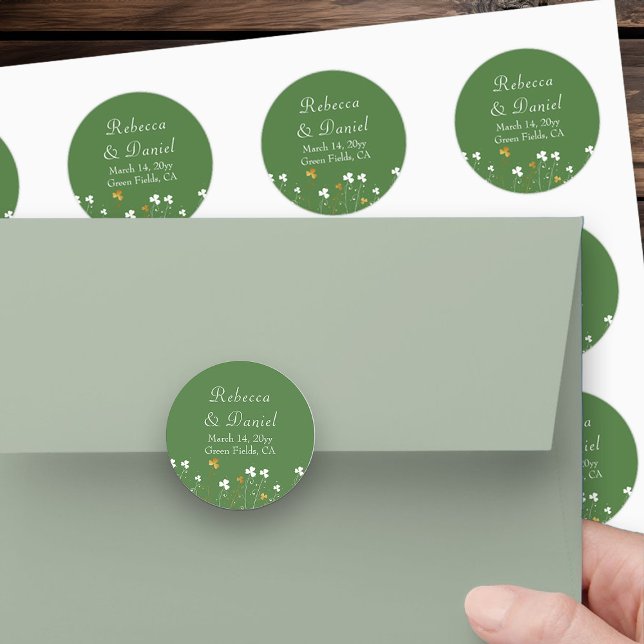 Pegatina Redonda Shamrock Wildflower Green Gold Boda (Green wedding stickers from my Shamrock Wildflower wedding collection)