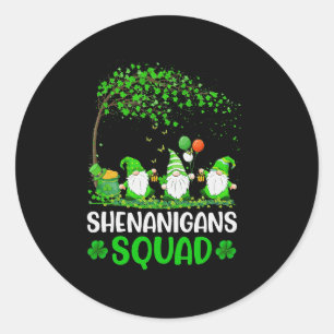 Pegatina Redonda Shenanigans Squad Gnome Shamrock St Patricks Day