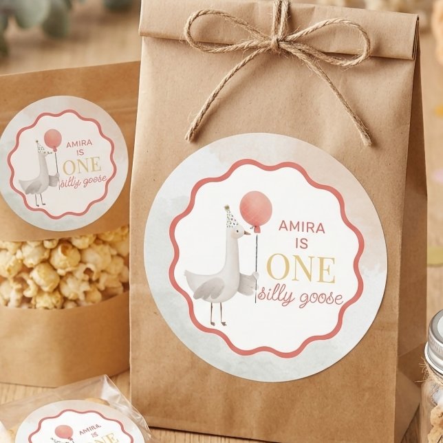 Pegatina Redonda Silly Goose First Birthday Sticker Personalized (Subido por el creador)