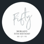 Pegatina Redonda Silver 500th Birthday Favor Gracias<br><div class="desc">Este sencillo personalizado gracias pegatina añadirá un detalle elegante a su día especial. Este diseño presenta letras de guiones plateadas "Fifty" con texto personalizado. En mi tienda BaraBomDesign hay disponibles invitaciones para cumplir 50 años y suministros para fiestas.</div>