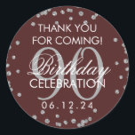 Pegatina Redonda Silver Burgundy 90th Birthday Gracias Purpurina<br><div class="desc">Elegante 90º cumpleaños "Gracias" Purpurina de Faux Plata Confetti Burgundy con la plantilla de la etiqueta de favores.</div>