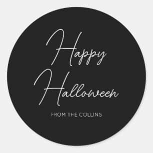 Pegatina Redonda Simple Feliz Halloween en letra script en negro y 