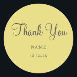 Pegatina Redonda Simple Gold Moderno Boda Minimalista Clásico<br><div class="desc">Simple Gold Elegant Moderno Boda Minimalista Clásico Estos elegantes pegatinas nupciales o de ducha de novias son sencillos y minimalistas pero muy elegantes gracias a la escritura moderna manuscrita que te agradece, y al diseño limpio. Boda Minimalista simple clásico, boda o ducha de novia, oro elegante y moda, escritura simple,...</div>