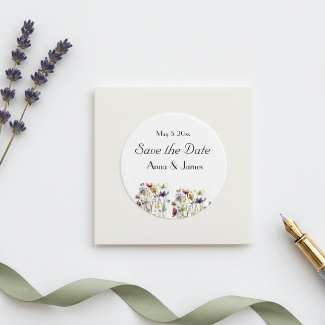 Pegatina Redonda Sinfonía de flores silvestres: Arte vibrante en ac (Subido por el creador)