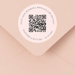 Pegatina Redonda sitio web del boda Información detallada de QR ros<br><div class="desc">Añade tu url para el sitio web de tu boda. Para información,  detalles,  rsvp en línea. Un fondo dorado rosa,  de color rubor.</div>