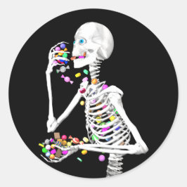 Pegatina Redonda Skeleton comiendo dulces de Halloween