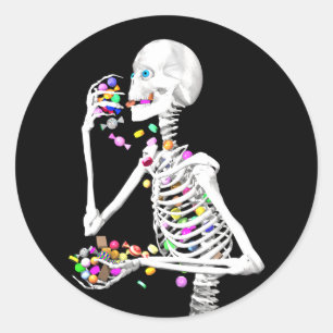 Pegatina Redonda Skeleton comiendo dulces de Halloween