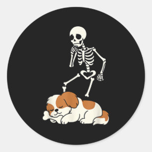Pegatina Redonda Skeleton Dog Halloween Skeleton persiguiendo a Shi