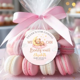 Pegatina Redonda Sleeping Bear – We Can Bearly Wait