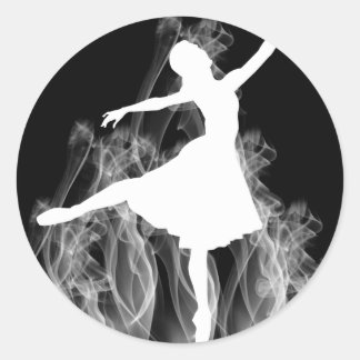 Pegatina Redonda Smokin' Ballerina sobre negro