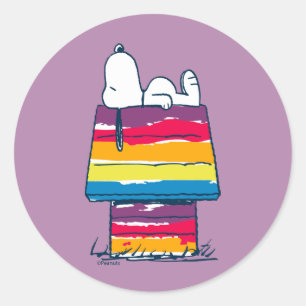 Pegatina Redonda Snoopy   Casa de perros arco iris