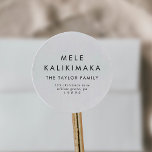 Pegatina Redonda Sobre de dirección de retorno de Mele Kalikimaka d<br><div class="desc">Estos pegatinas de sobres de direcciones Mele Kalikimaka de moda son perfectos para una tarjeta de vacaciones moderna o un sobre de invitación. El diseño es sencillo y presenta una tipografía minimalista clásica en blanco y negro con un toque rústico de boho. Personalizable de cualquier color. Mantenga el diseño minimalista...</div>