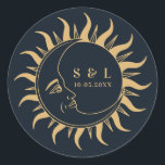 Pegatina Redonda Sobre estampado de elementos celestes místicos<br><div class="desc">Diseñado para coordinar con nuestra colección celestial mística, este pegatina de sello para sobres único presenta elementos celestes dorados preciosos sobre un fondo marino oscuro. Para una personalización más avanzada de este diseño, por ejemplo, cambiar el diseño, el tamaño de letra o el tamaño del texto, haga clic en el...</div>