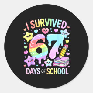 Pegatina Redonda Sobreviví 67 Días De Escuela - Maestros Divertidos