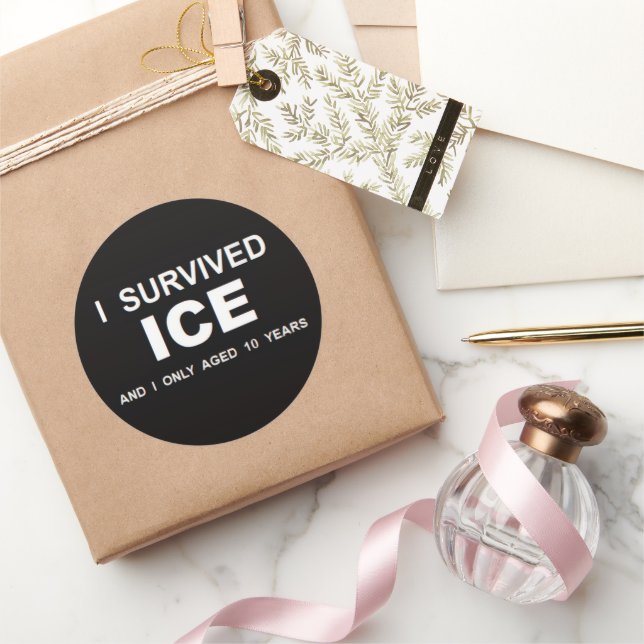 Pegatina Redonda Sobreviví al ICE (Regalar)