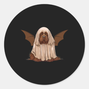 Pegatina Redonda Soy El Perro Fantasma. Perro Cuto Vestido Como Hal