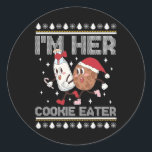 Pegatina Redonda Soy su comensal de galletas... soy su Christm, la<br><div class="desc">Soy su cocinera,  soy su pareja de Navidades bebedores de leche</div>