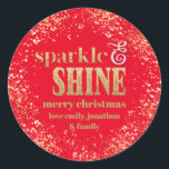 Pegatina Redonda Sparkle Shine Gold typography Merry Christmas Red<br><div class="desc">Tipografía Sparkle Shine Gold Feliz Navidad. ¡Oro elegante en rojo festivo!</div>