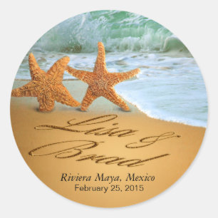 Pegatina Redonda Starfish PIDIÉNDOME QUE DIBUJE NOMBRES EN LA ARENA