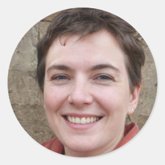 Pegatina Redonda Stay Adventurous, mi amigo