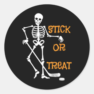 Pegatina Redonda Stick Or Treat Esqueleto Hockey Sobre Hielo Hallow