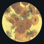 Pegatina Redonda Sunflowers de Van Gogh<br><div class="desc">Vida: Vase con quince girasoles pintando por Vincent van Gogh El expresionismo no es simplemente una forma de ver las cosas: también es una forma de hacerlas, de pintarlas. Un expresionista no pinta "plano" y en tonos puros, rompe sus tonos y los aplica con un pincel liberal. Es realmente sorprendente...</div>